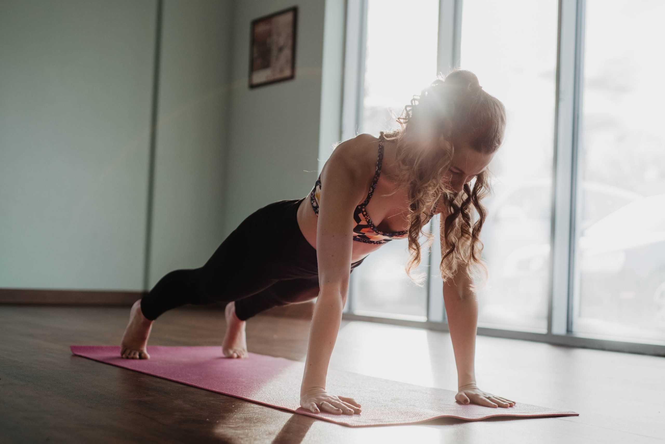 Girl doing plancha